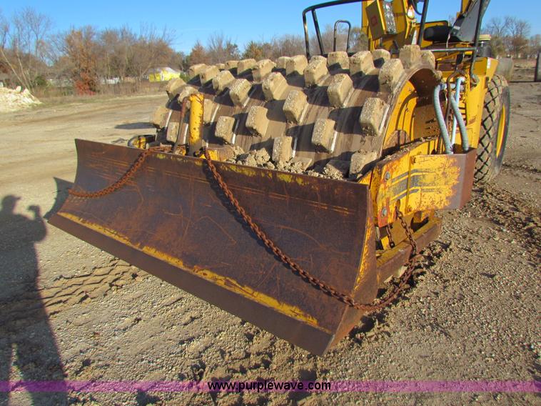 image for item H7267 Ingersoll Rand SPF-56B padfoot vibratory roller