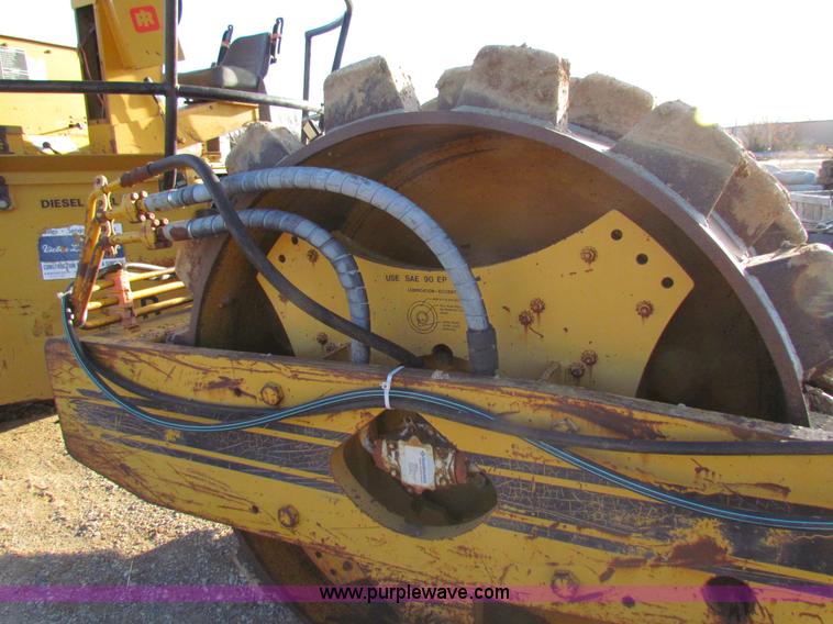 image for item H7267 Ingersoll Rand SPF-56B padfoot vibratory roller