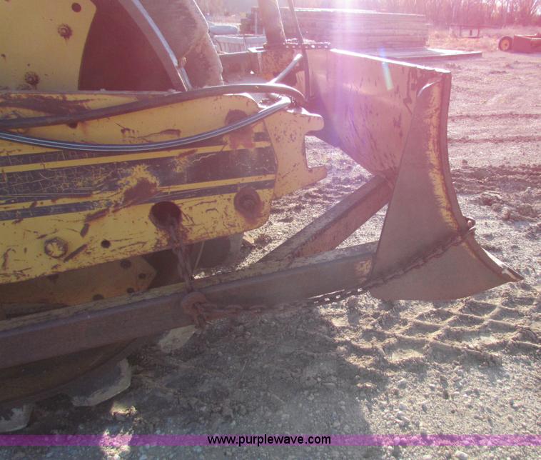 image for item H7267 Ingersoll Rand SPF-56B padfoot vibratory roller