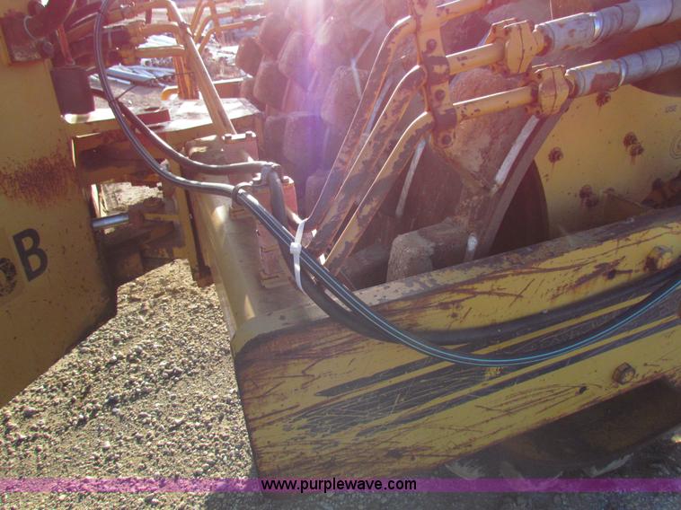 image for item H7267 Ingersoll Rand SPF-56B padfoot vibratory roller