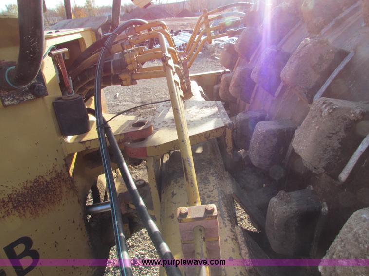 image for item H7267 Ingersoll Rand SPF-56B padfoot vibratory roller