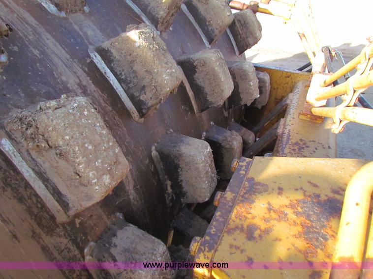 image for item H7267 Ingersoll Rand SPF-56B padfoot vibratory roller