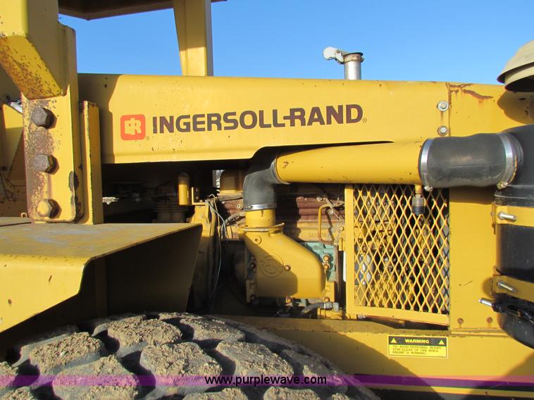 image for item H7267 Ingersoll Rand SPF-56B padfoot vibratory roller