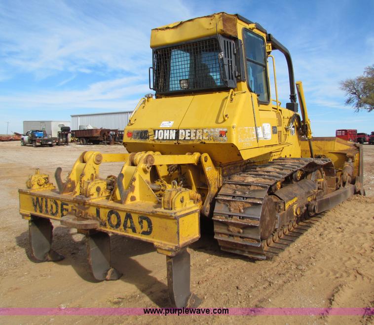 image for item H7271 1999 John Deere 850C dozer