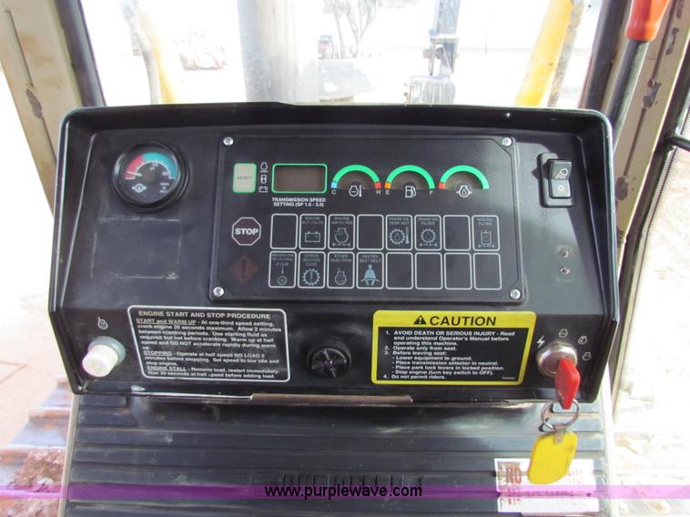 image for item H7271 1999 John Deere 850C dozer