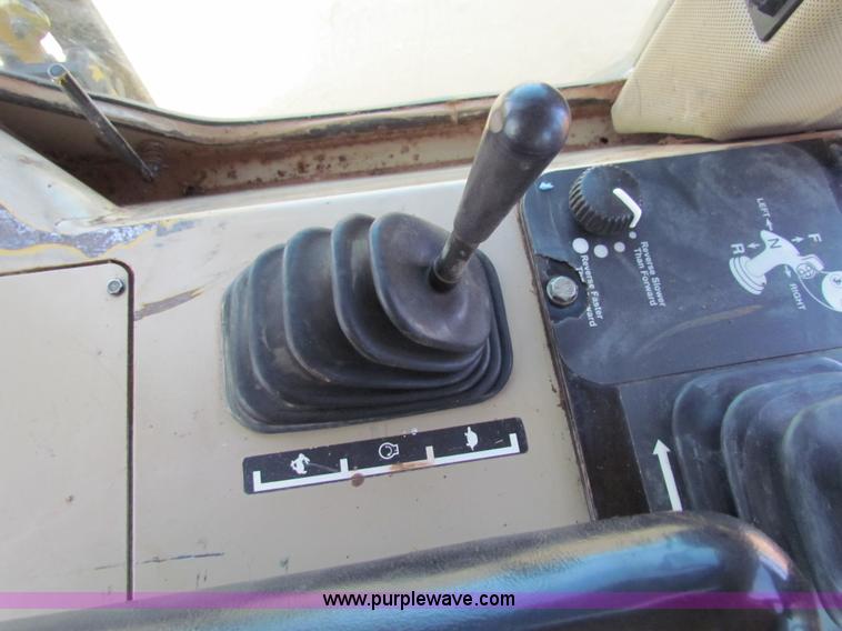 image for item H7271 1999 John Deere 850C dozer