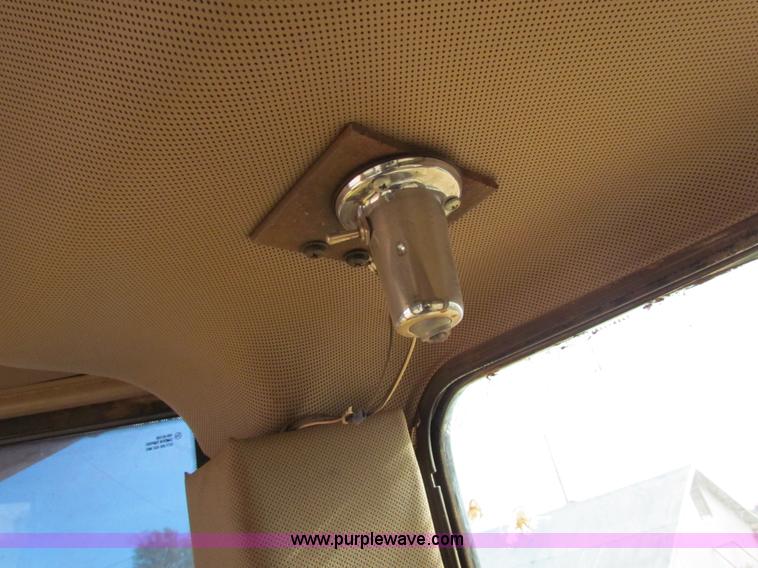 image for item H7271 1999 John Deere 850C dozer