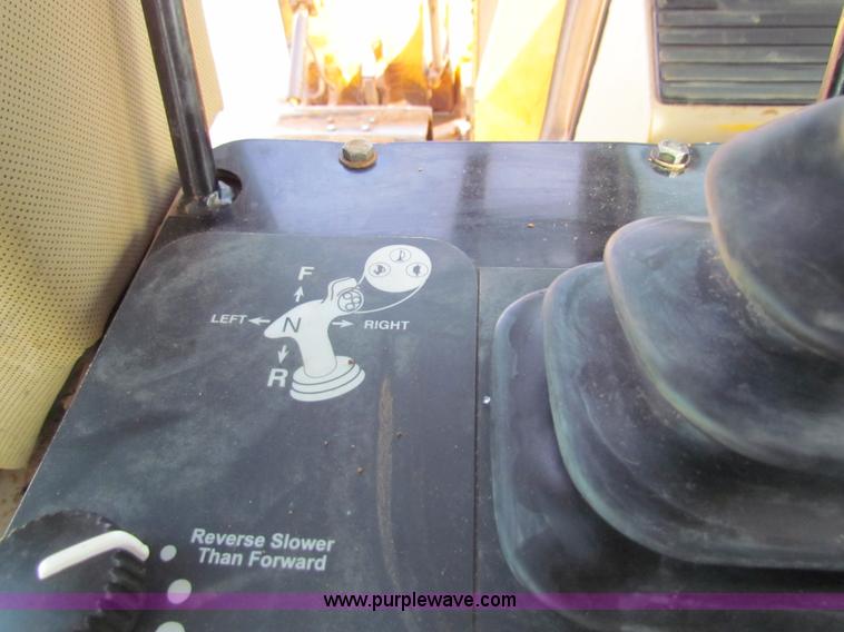 image for item H7271 1999 John Deere 850C dozer