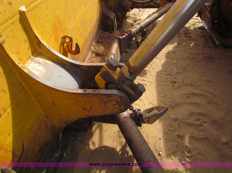 image for item H7271 1999 John Deere 850C dozer