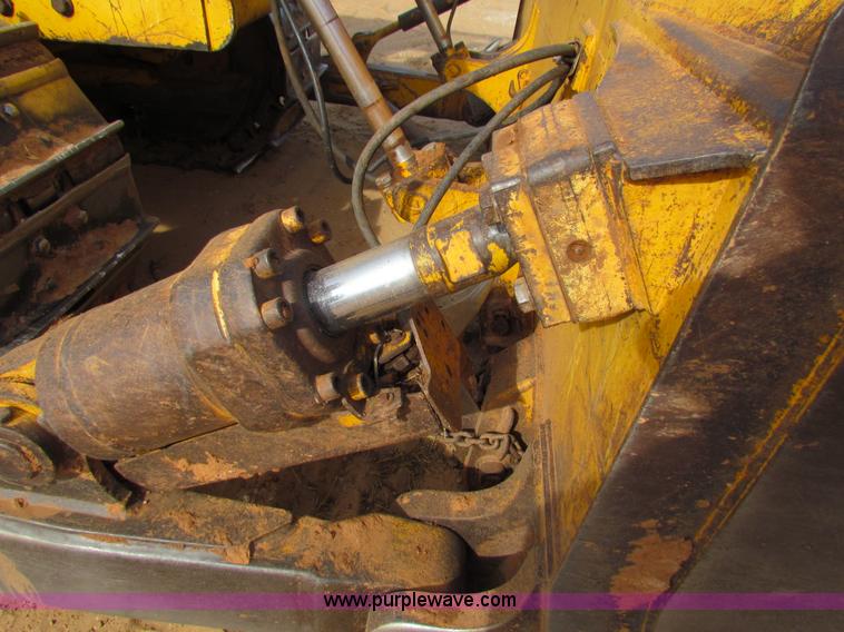 image for item H7271 1999 John Deere 850C dozer