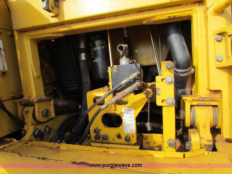 image for item H7271 1999 John Deere 850C dozer