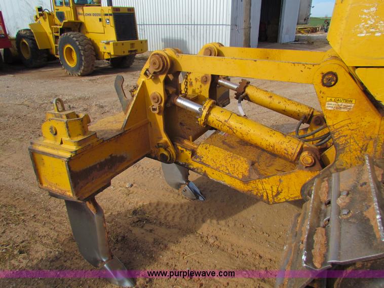 image for item H7271 1999 John Deere 850C dozer
