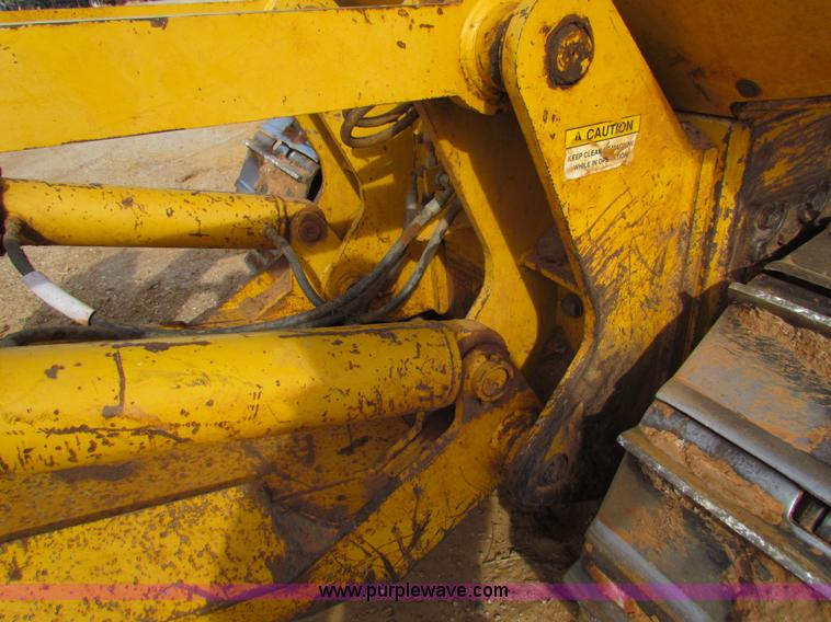 image for item H7271 1999 John Deere 850C dozer