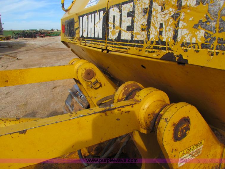 image for item H7271 1999 John Deere 850C dozer