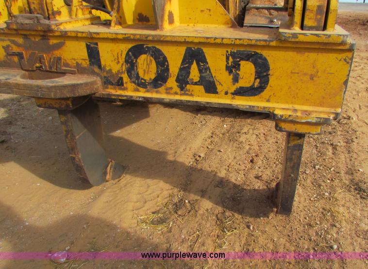 image for item H7271 1999 John Deere 850C dozer