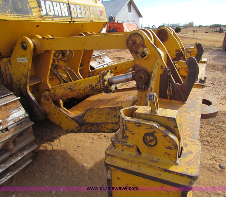 image for item H7271 1999 John Deere 850C dozer