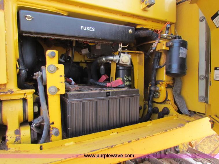 image for item H7271 1999 John Deere 850C dozer