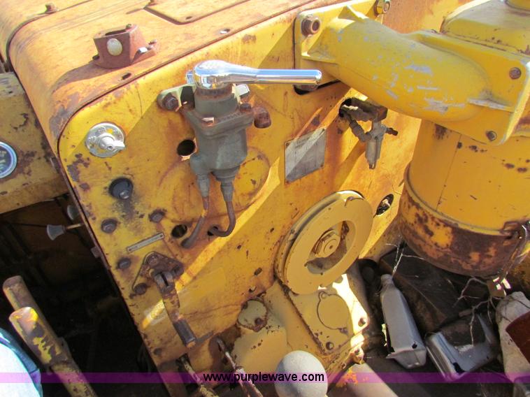 image for item H7276 Caterpillar DW10 scraper