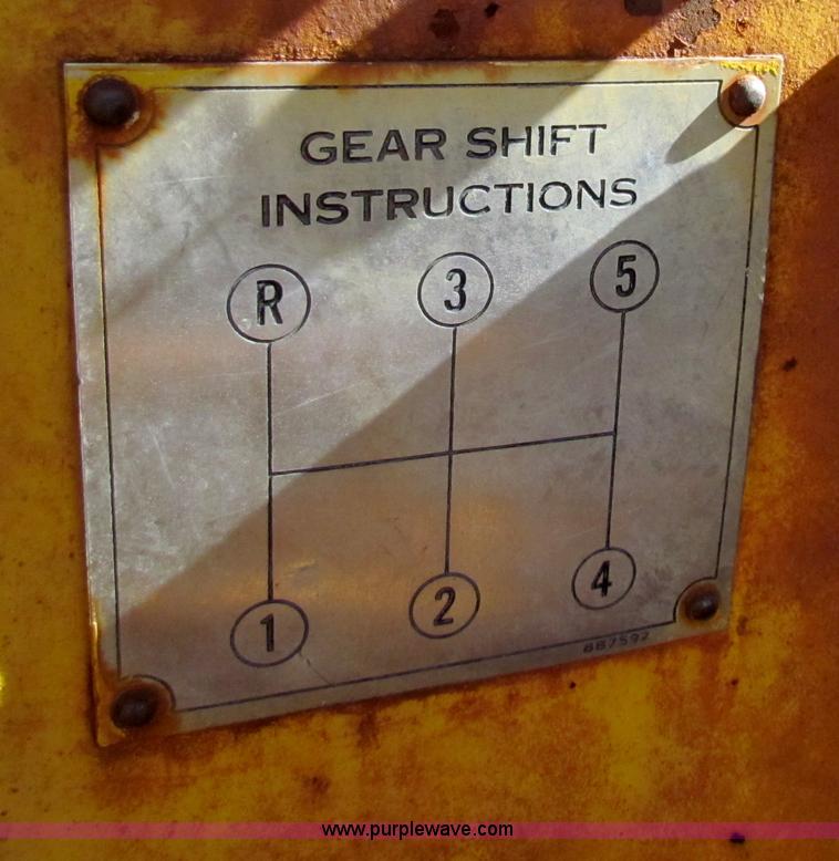 image for item H7276 Caterpillar DW10 scraper