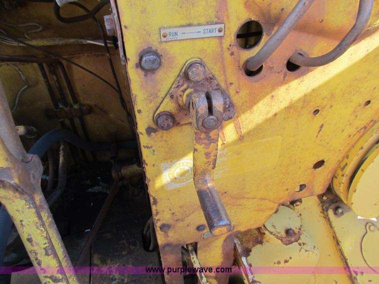 image for item H7276 Caterpillar DW10 scraper