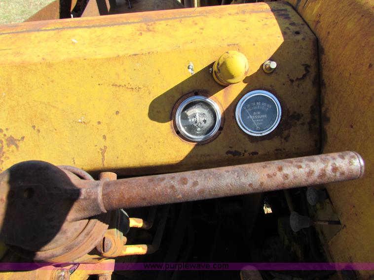 image for item H7276 Caterpillar DW10 scraper