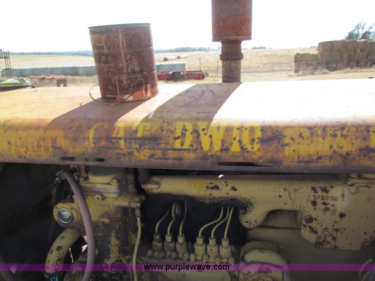 image for item H7276 Caterpillar DW10 scraper