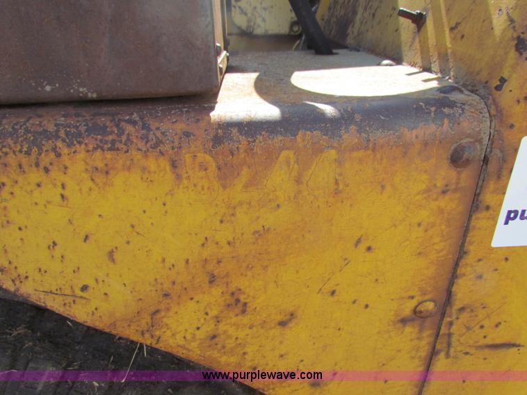image for item H7276 Caterpillar DW10 scraper