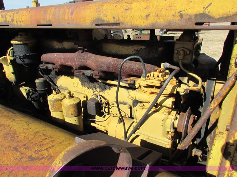 image for item H7276 Caterpillar DW10 scraper