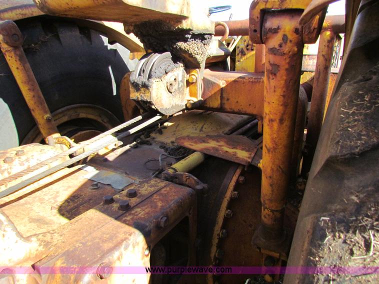 image for item H7276 Caterpillar DW10 scraper