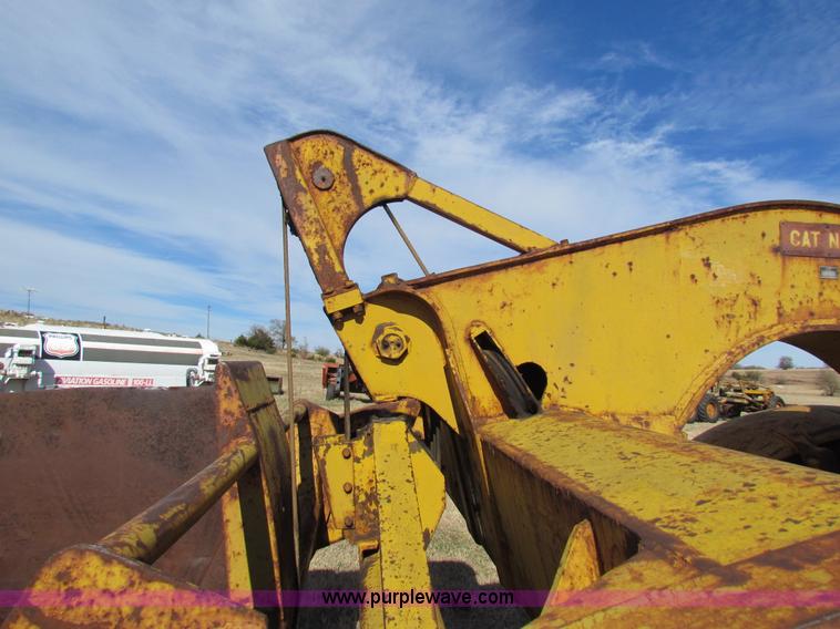 image for item H7276 Caterpillar DW10 scraper