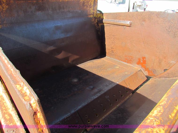 image for item H7276 Caterpillar DW10 scraper