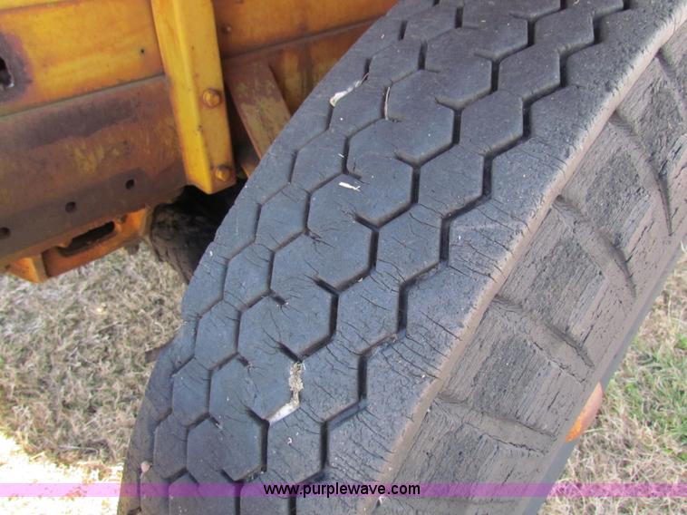 image for item H7276 Caterpillar DW10 scraper