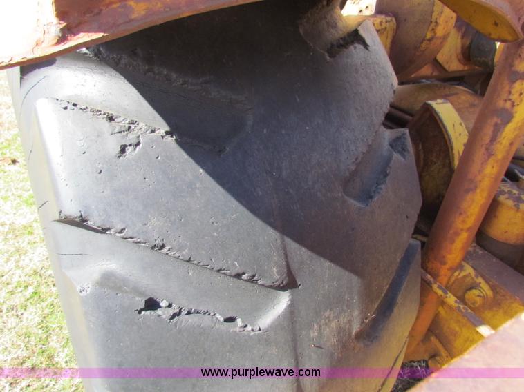 image for item H7276 Caterpillar DW10 scraper