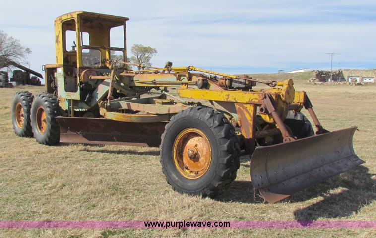 image for item H7277 Caterpillar 12 motor grader
