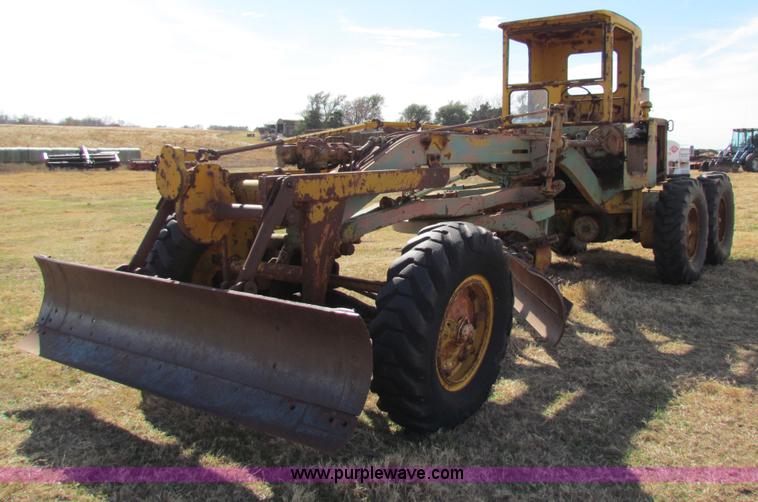image for item H7277 Caterpillar 12 motor grader