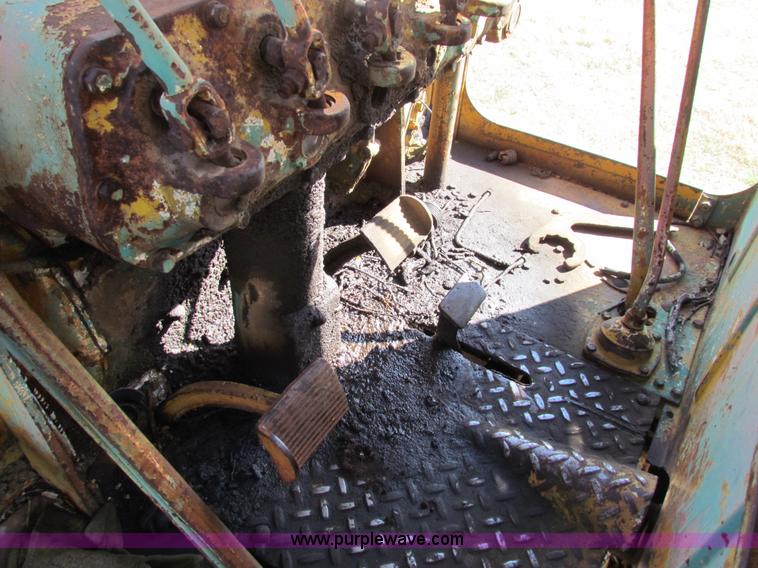 image for item H7277 Caterpillar 12 motor grader