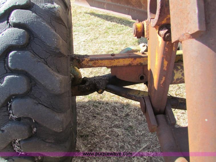 image for item H7277 Caterpillar 12 motor grader