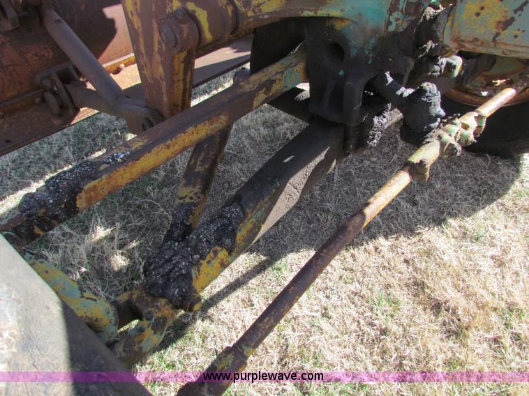 image for item H7277 Caterpillar 12 motor grader