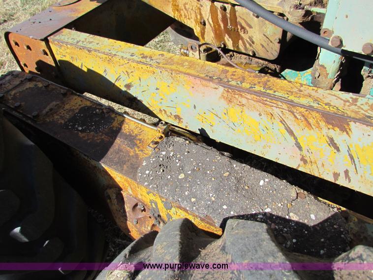 image for item H7277 Caterpillar 12 motor grader