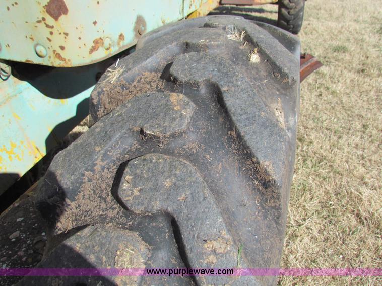 image for item H7277 Caterpillar 12 motor grader