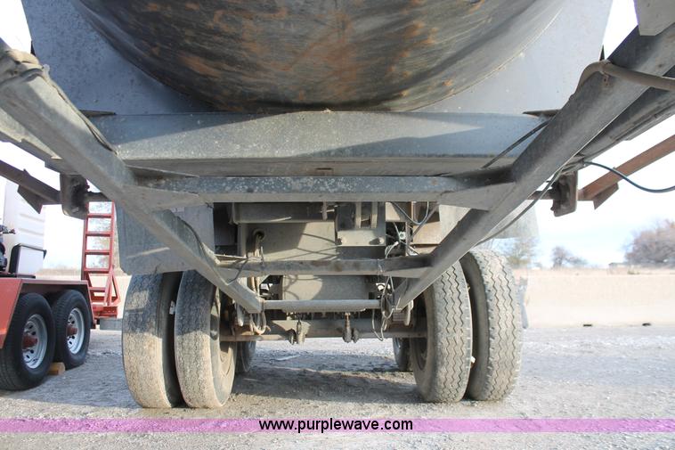 image for item H8416 1998 Travis barrel end dump trailer