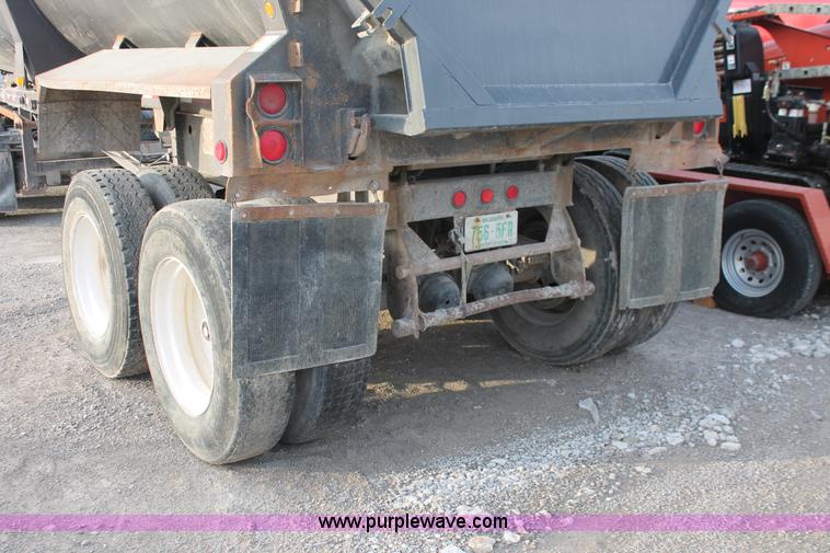 image for item H8416 1998 Travis barrel end dump trailer