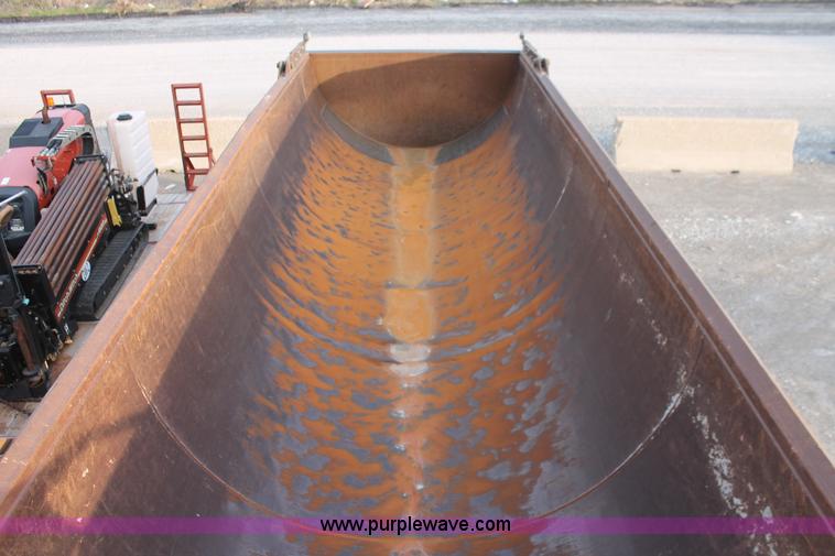 image for item H8416 1998 Travis barrel end dump trailer