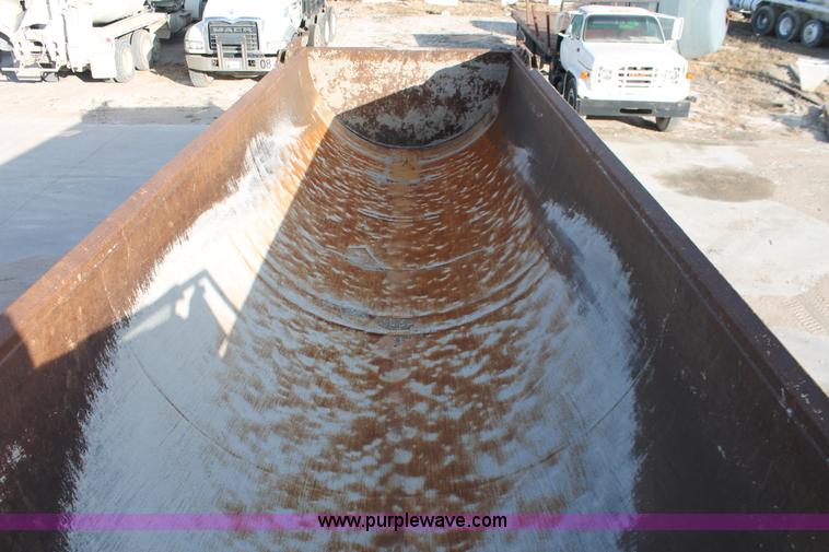 image for item H8418 1998 Travis barrel end dump trailer