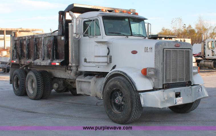 image for item H8419 1992 Peterbilt 357 dump truck
