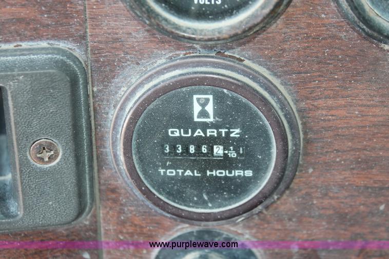 image for item H8419 1992 Peterbilt 357 dump truck