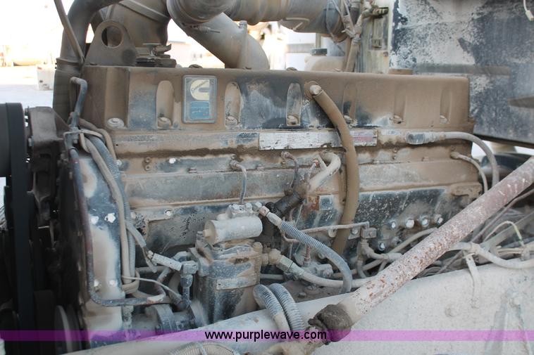 image for item H8419 1992 Peterbilt 357 dump truck