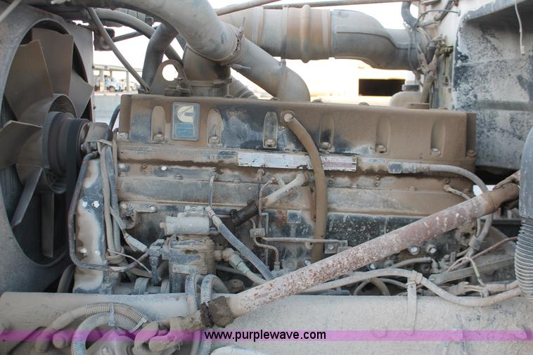 image for item H8419 1992 Peterbilt 357 dump truck