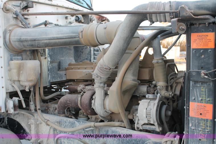 image for item H8419 1992 Peterbilt 357 dump truck