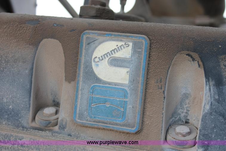 image for item H8419 1992 Peterbilt 357 dump truck